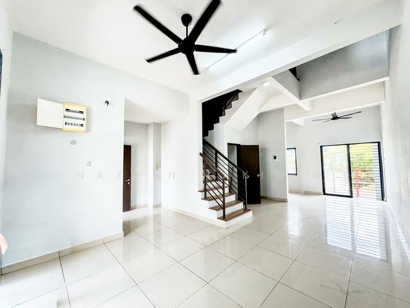 3-storey Terraced House for Sale in Batang Kali (Selangor) - Nazrin Hakimin - PropertyGuru.com.my