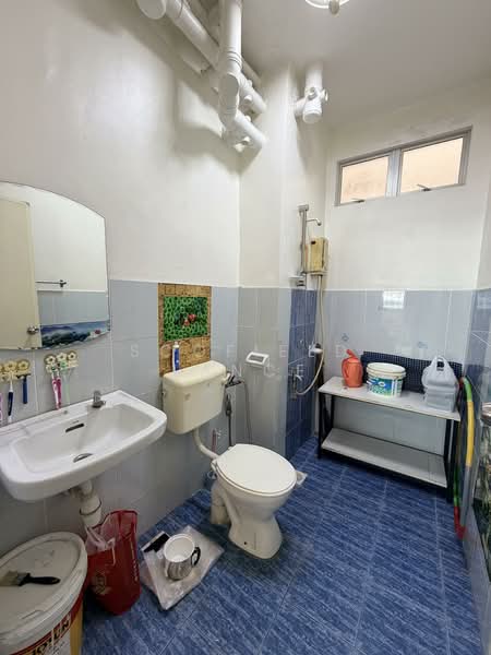 Apartment for Sale at Indah Court Apartment - Scofield Lance - Bathroom - PropertyGuru.com.my