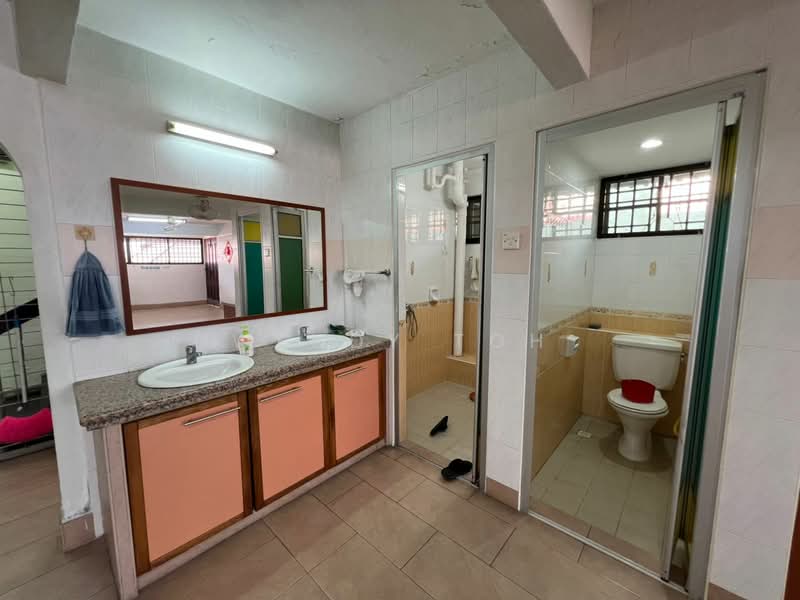 Semi-Detached House for Sale in Jelutong (Penang) - Wendy Toh - Bathroom - PropertyGuru.com.my