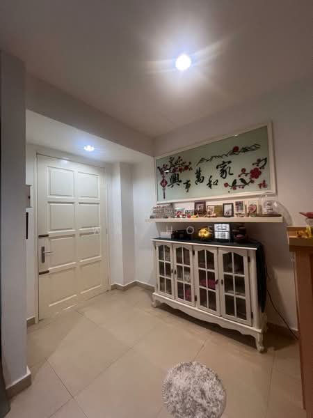 2-storey Terraced House for Sale in D'alpinia (Puchong) - Wai Hoe - Entrance - PropertyGuru.com.my