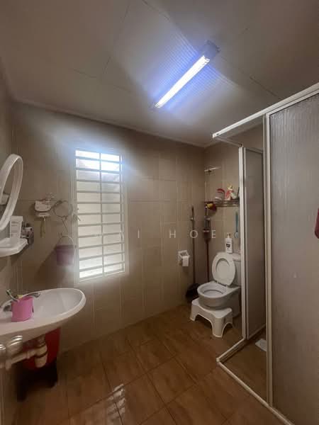2-storey Terraced House for Sale in D'alpinia (Puchong) - Wai Hoe - Bathroom - PropertyGuru.com.my