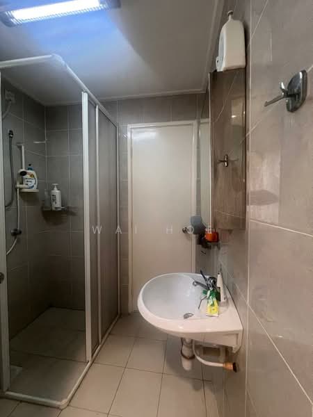2-storey Terraced House for Sale in D'alpinia (Puchong) - Wai Hoe - Bathroom - PropertyGuru.com.my