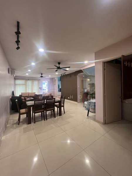 2-storey Terraced House for Sale in Bandar Putra Permai (Seri Kembangan) - Wai Hoe - Living Room - PropertyGuru.com.my