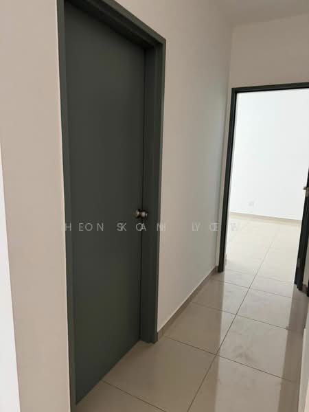 Servis Apartment untuk Dijual di Parkland Residence - Jenson Low - Corridor - PropertyGuru.com.my