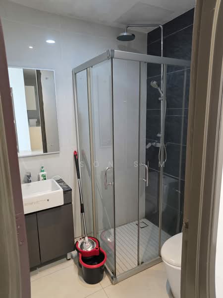 Condominium for Rent at Bay Laurel @ Country Garden Danga Bay - Jason Sim - Bathroom - PropertyGuru.com.my