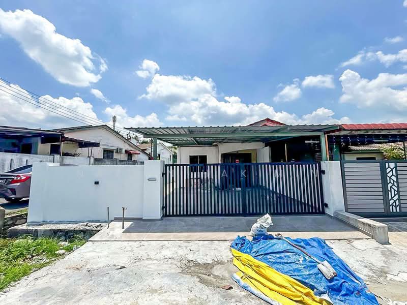 1-storey Terraced House for Sale in Bukit Sentosa (Rawang) - Nazrin Hakimin - Exterior - PropertyGuru.com.my