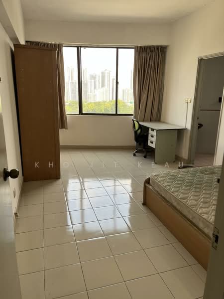 Condominium for Sale at Aloha Tower Condominium - Kho Jit Keau - Bedroom - PropertyGuru.com.my