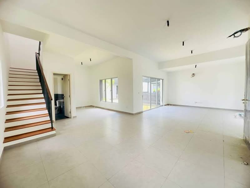 Cluster House for Sale in Petaling Jaya (Selangor) - Kazen Liew - Living Room - PropertyGuru.com.my