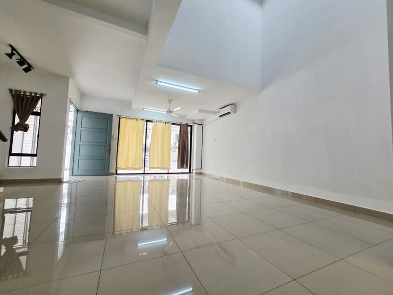 2-storey Terraced House for Sale in Bandar Metro Puchong (Puchong) - John Lee - Living Room - PropertyGuru.com.my