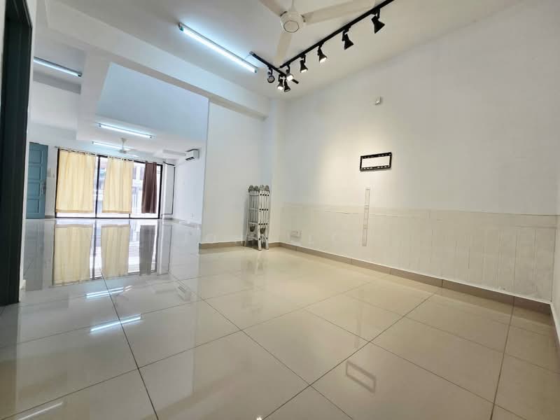 2-storey Terraced House for Sale in Bandar Metro Puchong (Puchong) - John Lee - Living Room - PropertyGuru.com.my