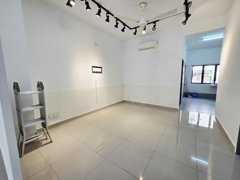 2-storey Terraced House for Sale in Bandar Metro Puchong (Puchong) - John Lee - Living Room - PropertyGuru.com.my
