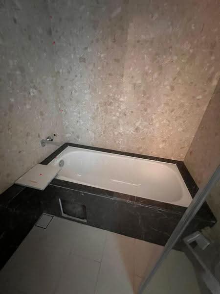 Kediaman Servis untuk Dijual di Regent Suites @ Pavilion Damansara Heights - Peter Sek - Bathroom - PropertyGuru.com.my