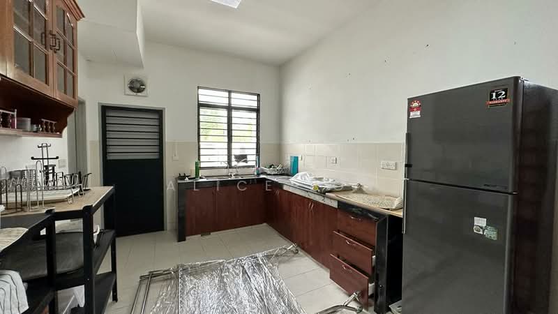 2-storey Terraced House for Sale in Saujana Rawang (Rawang) - Alice Low - Kitchen - PropertyGuru.com.my