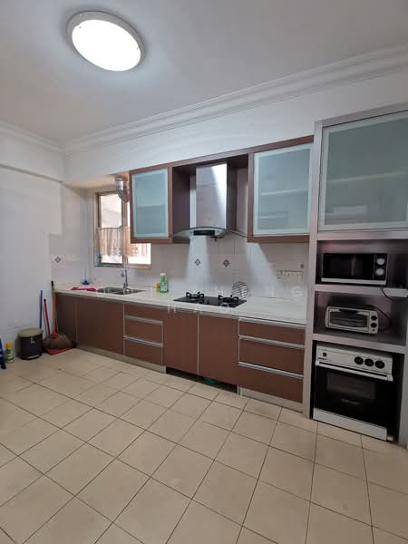 Condominium for Sale at Gold Coast Resort Condominium - Ooi Zheng Hao - Kitchen - PropertyGuru.com.my