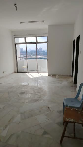 Apartment for Rent at Pangsapuri Lagoon Perdana - Richard Ooi - Living Room - PropertyGuru.com.my