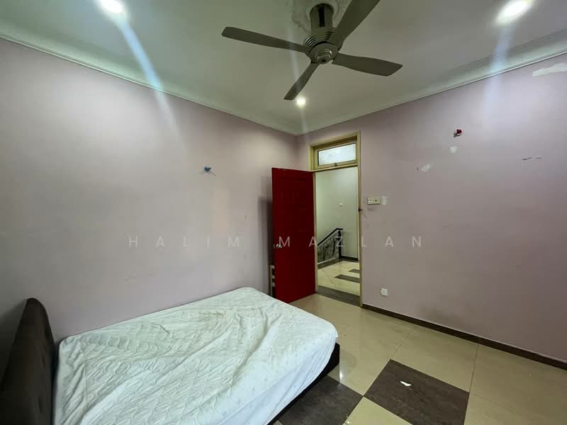 Rumah Teres 2 Tingkat untuk Disewa di Taman Seremban Jaya (Rantau) - Halim Mazlan - Bedroom - PropertyGuru.com.my