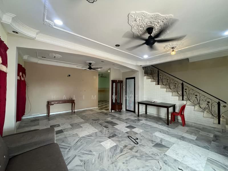 Rumah Teres 2 Tingkat untuk Disewa di Taman Seremban Jaya (Rantau) - Halim Mazlan - Living Room - PropertyGuru.com.my