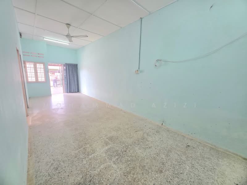 1-storey Terraced House for Sale in Bukit Setongkol (Kuantan) - Mohammad Azizi - PropertyGuru.com.my