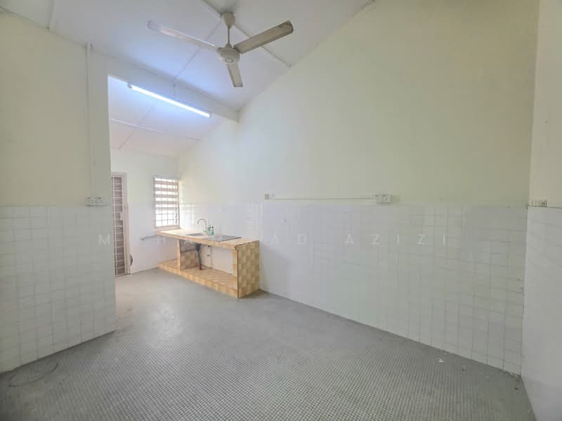 1-storey Terraced House for Sale in Bukit Setongkol (Kuantan) - Mohammad Azizi - PropertyGuru.com.my