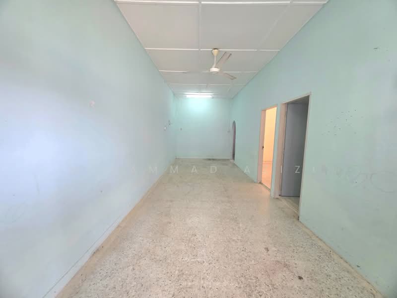 1-storey Terraced House for Sale in Bukit Setongkol (Kuantan) - Mohammad Azizi - PropertyGuru.com.my