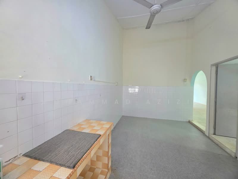 1-storey Terraced House for Sale in Bukit Setongkol (Kuantan) - Mohammad Azizi - PropertyGuru.com.my