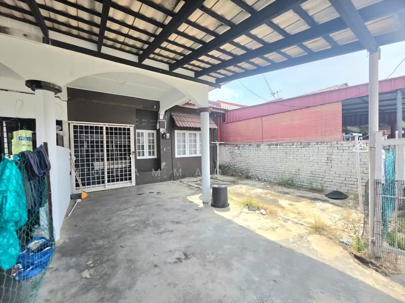 1-storey Terraced House for Sale in Bukit Setongkol (Kuantan) - Mohammad Azizi - PropertyGuru.com.my