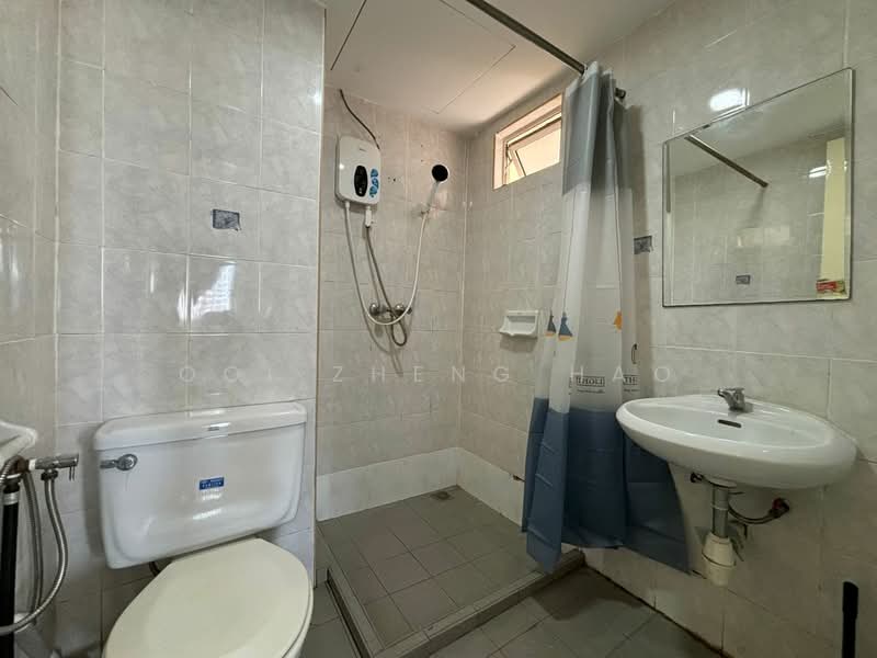 Condominium for Rent at Gold Coast Resort Condominium - Ooi Zheng Hao - Bathroom - PropertyGuru.com.my