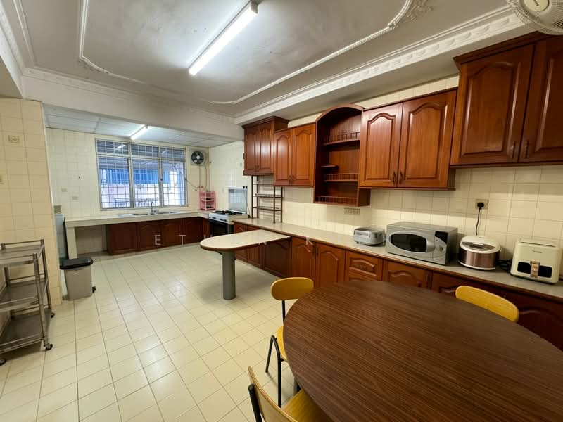 Semi-Detached House for Sale in Taman Overseas Union (Taman Oug) (Jalan Klang Lama (Old Klang Road)) - Ethan Kueh - Kitchen - PropertyGuru.com.my