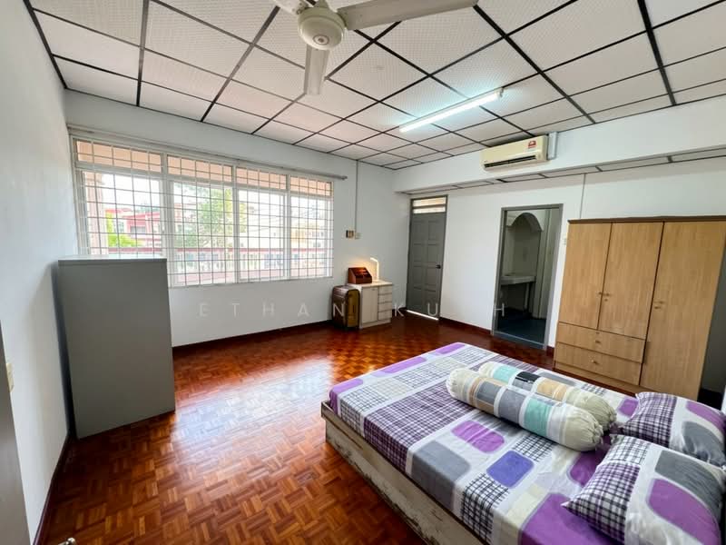Semi-Detached House for Sale in Taman Overseas Union (Taman Oug) (Jalan Klang Lama (Old Klang Road)) - Ethan Kueh - Bedroom - PropertyGuru.com.my