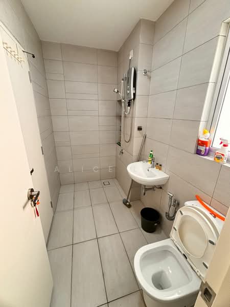 2-storey Terraced House for Sale in Rawang (Selangor) - Alice Low - Bathroom - PropertyGuru.com.my