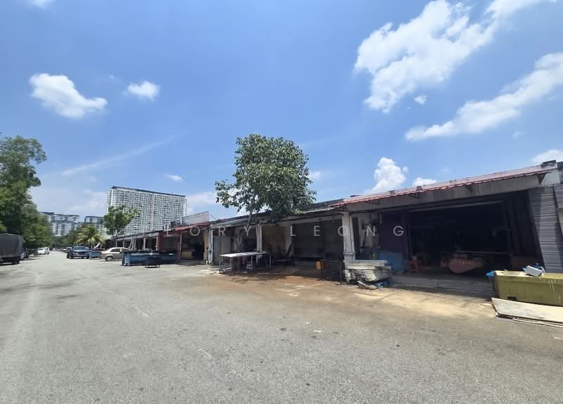 Shop for Rent in Bandar Saujana Putra (Tanjong Duabelas) - Flory Leong - PropertyGuru.com.my