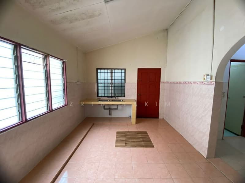 2-storey Terraced House for Sale in Puncak Alam (Selangor) - Nazrin Hakimin - Kitchen - PropertyGuru.com.my