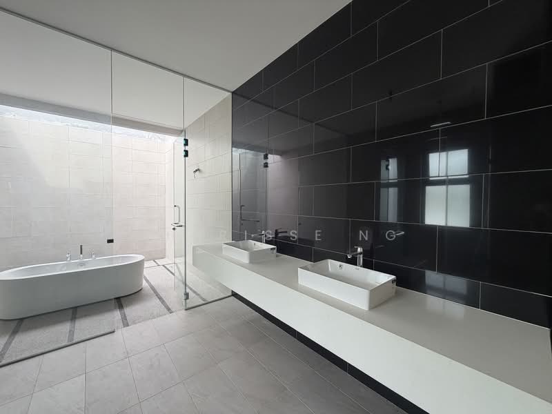 Bungalow for Sale in Kajang (Selangor) - Charisse Ng - Bathroom - PropertyGuru.com.my