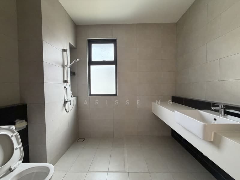 Bungalow for Sale in Kajang (Selangor) - Charisse Ng - Bathroom - PropertyGuru.com.my