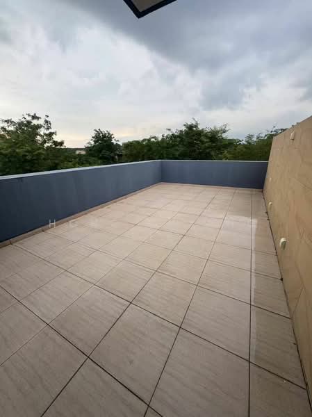 Twin Villa for Rent in Forest City (Gelang Patah) - Hong Charng Lee - Balcony - PropertyGuru.com.my