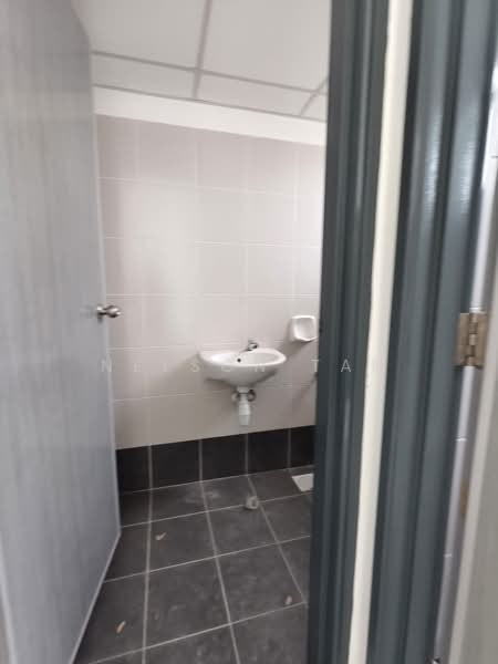 Kedai / Pejabat untuk Disewa di Bandar Cemerlang (Ulu Tiram) - Nelson Tan - PropertyGuru.com.my