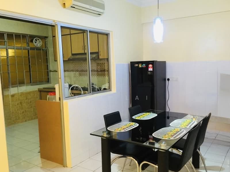 Condominium for Sale at Putra Place Condominium - Kent Lai - Kitchen - PropertyGuru.com.my