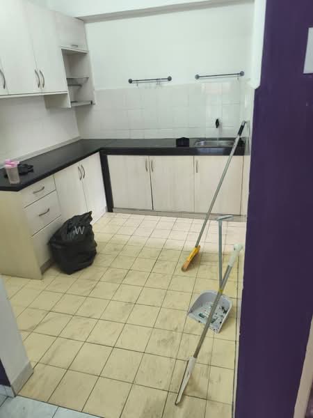 Pangsapuri untuk Disewa di Plaza Indah Apartment - Wesley Fu - Kitchen - PropertyGuru.com.my