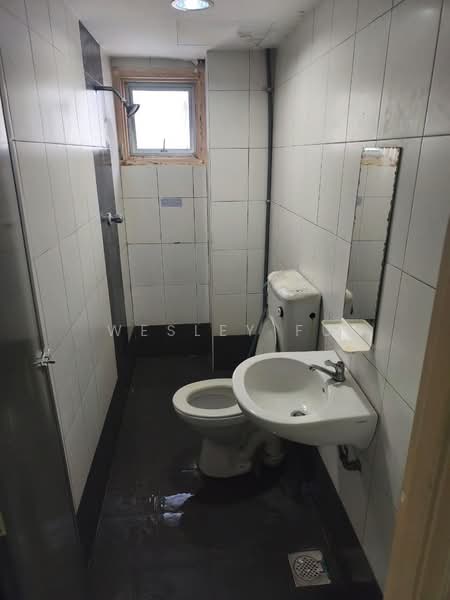 Pangsapuri untuk Disewa di Plaza Indah Apartment - Wesley Fu - Bathroom - PropertyGuru.com.my