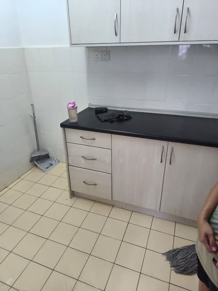 Pangsapuri untuk Disewa di Plaza Indah Apartment - Wesley Fu - Kitchen - PropertyGuru.com.my