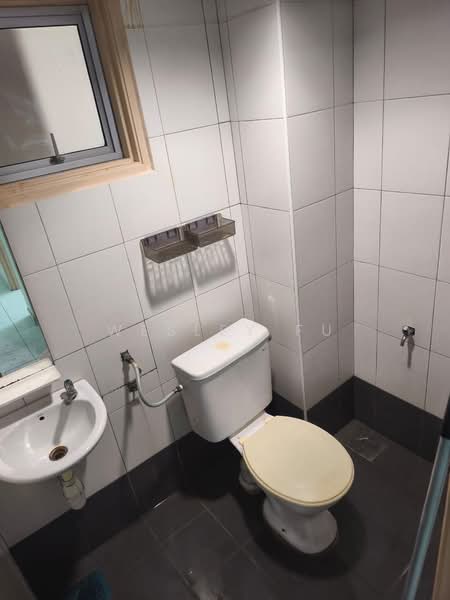 Pangsapuri untuk Disewa di Plaza Indah Apartment - Wesley Fu - Bathroom - PropertyGuru.com.my