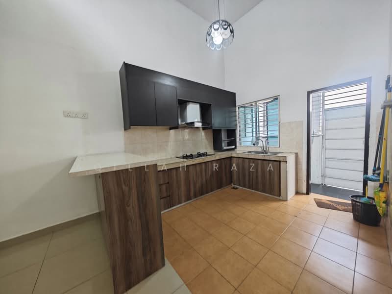1-storey Terraced House for Sale in Taman Indah Klia (Sepang) - Aqillah Razali - Kitchen - PropertyGuru.com.my