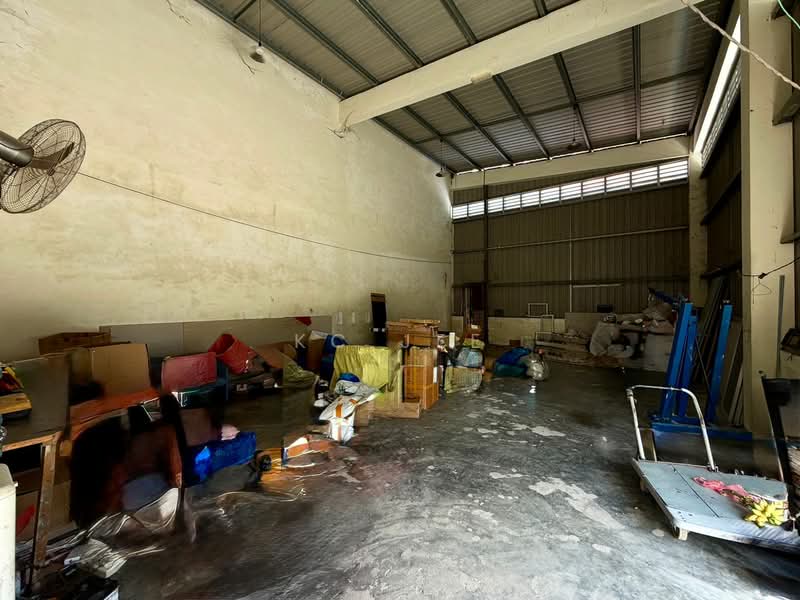 Warehouse for Rent in RH Industrial Park (Kuching) - KC Jee - PropertyGuru.com.my