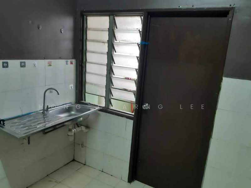 Apartment for Rent at Taman Larkin Idaman Plot C - Hong Charng Lee - Kitchen - PropertyGuru.com.my