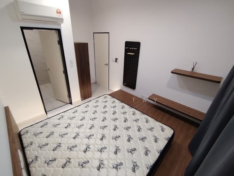 Kondominium untuk Disewa di Space Residency - Edwin Tay - master room with bathroom - PropertyGuru.com.my