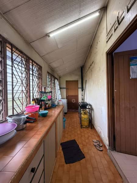 1-storey Terraced House for Sale in Taman Johor Jaya (Johor Bahru) - Hong . - Kitchen - PropertyGuru.com.my