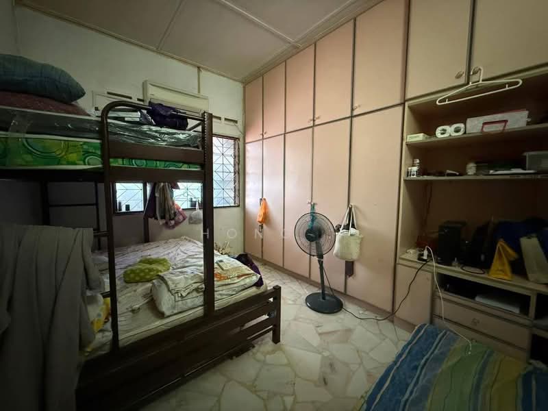 1-storey Terraced House for Sale in Taman Johor Jaya (Johor Bahru) - Hong . - Bedroom - PropertyGuru.com.my