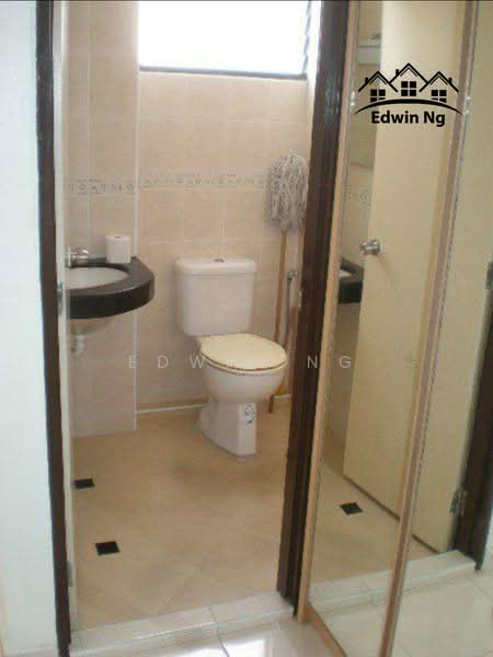 Condominium for Sale at Edgecumbe House - Edwin Ng - Bathroom - PropertyGuru.com.my