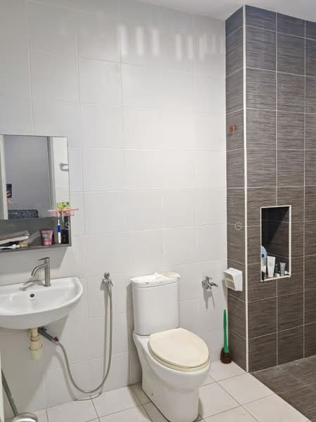 Rumah Teres 2 Tingkat untuk Dijual di Setia Tropika (Johor Bahru) - Shieh Long Chen - Bathroom - PropertyGuru.com.my