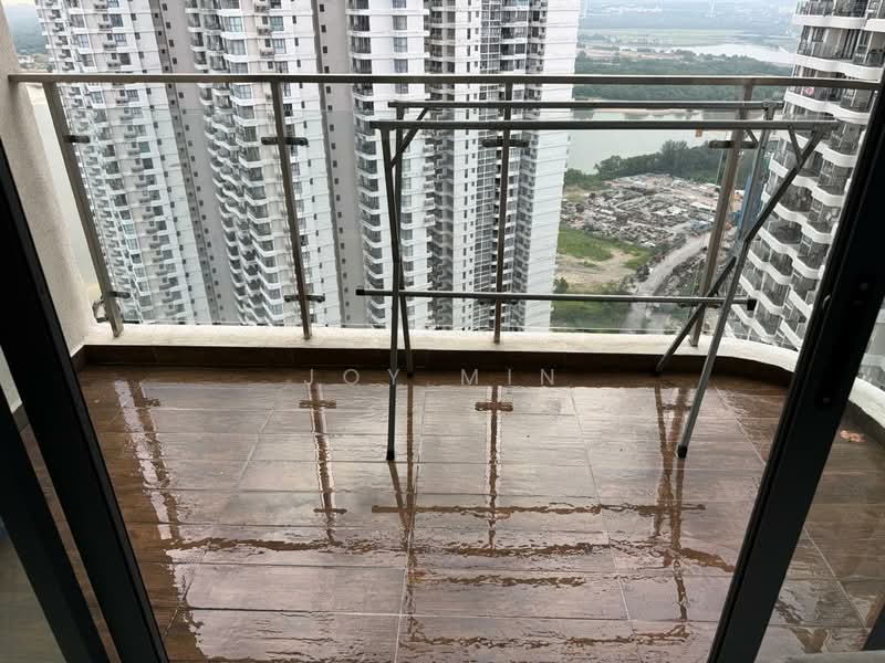Condominium for Rent at Amberside @ Country Garden Danga Bay - Joy Min - Balcony - PropertyGuru.com.my